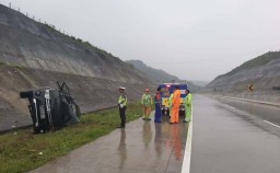Satu Orang Tewas dalam Kecelakaan Mobil Pajero di Tol Pandaan-Malang