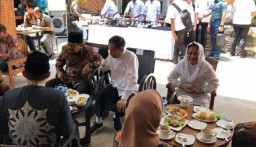 Presiden Jokowi Cicipi Kopi Rp 8 Ribu di Benteng Van den Bosch Ngawi