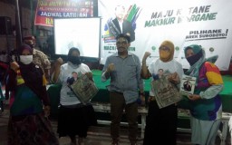 Machfud Arifin dan Istri Bahas UMKM dan Bantu Nenek Sakit di Dinoyo