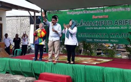 Di Kampung Nelayan, Machfud Arifin Targetkan 1 Juta Suara dari PKB