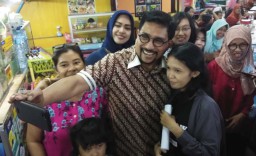 Ibu Hamil ini Ngidam Foto Bareng Machfud Arifin: Senang Bisa Terwujud