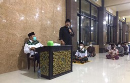 Silaturahmi ke Para Kiai, Machfud Arifin Didoakan Jadi Wali Kota