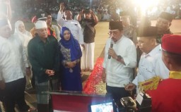 Machfud Arifin Dikukuhkan Jadi Bapak Asuh Ponpes di Bangkalan