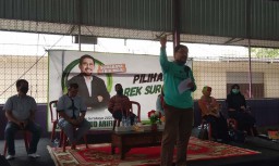 Saat Machfud Arifin Menyapa Ibu-ibu Pengajian di Made, Surabaya