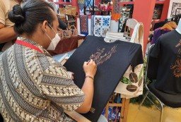 Dongkrak Perekonomian, Pemprov Jatim Gelar Pameran UMKM