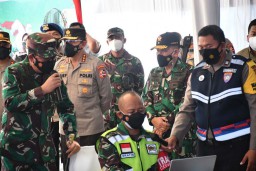 Tinjau Penerapan Aplikasi Silacak di Mojokerto, Ini Harapan Panglima TNI