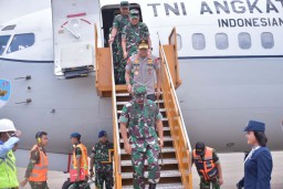 Panglima TNI dan Kapolri Tinjau Pengamanan Nataru di Kupang NTT