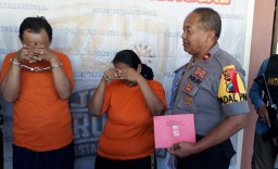 Nenek 9 Cucu Isap Sabu di Kamar Mandi Bareng Selingkuhan