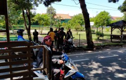 Asyik Nongkrong di Taman Kota Probolinggo, 7 Remaja Diangkut Satpol PP