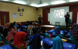 Para Difabel Dilatih Fotografi Produk untuk Kembangkan Usaha