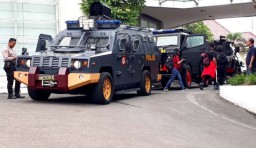 Foto: Pemain Persija Diangkut Rantis