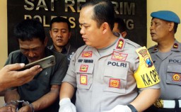 Dor! Pembunuh Pria Ditemukan Bersimbah Darah di Jombang Ditembak