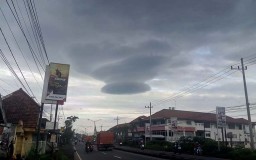Indahnya Penampakan Awan di Langit Pasuruan