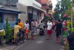 Residivis Narkoba Dihajar Warga saat Tepergok Curi Motor di Surabaya