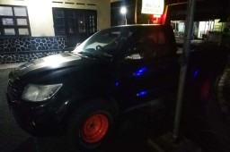 Dicuri dari Halaman Masjid, Mobil ini Ditinggal Pelaku di Makam
