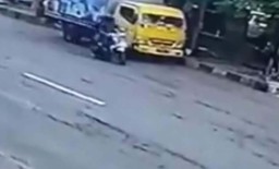 Apes! Uang Sopir Raib saat Ditinggal Melepas Ban Truknya yang Bocor