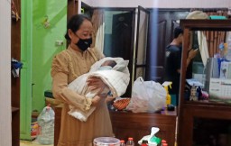 Bayi Perempuan Terbungkus Kain Putih Ditemukan Dekat Masjid di Ponorogo