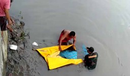 Mayat Pria Ditemukan Mengambang di Sungai Gembong Pasuruan