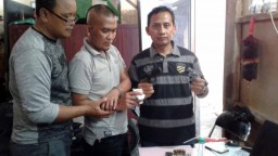 Gerebek Rumah Pengedar Narkoba di Madura, Polisi Sita Dua Senjata Api