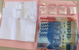 Pengedar Narkoba ini Pakai Amplop Bertuliskan STNK untuk Mengemas Sabu