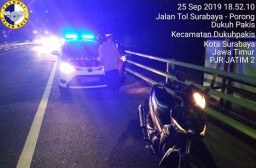 Salah Pencet Mode Google Maps, Pemotor ini Tersesat ke Tol Waru