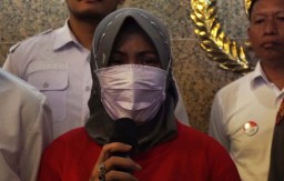 Penahanan Zikria Penghina Wali Kota Risma Ditangguhkan