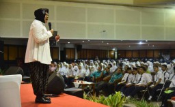 Wali Kota Risma ke Ribuan Siswa SMP: Harus Berani Tolak Ajakan Buruk
