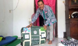 11 Tahun Menabung, Penjual Kerupuk Keliling di Jombang Naik Haji