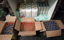 Toko Penjual Arak dan Tuak di Banyuwangi Digerebek