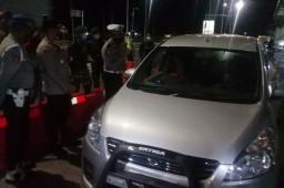PPKM Darurat, Petugas Gabungan Sekat Pintu Masuk Probolinggo