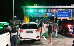 Detik-detik Menegangkan saat Polisi Menyergap Komplotan Pencuri Mobil di Tol