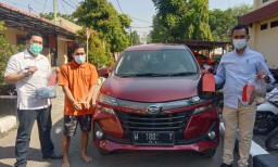 Dengar Suara Tembakan Lalu Diancam Pisau, Bapak ini Pasrah Mobilnya Dirampas