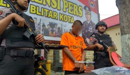 Remaja ini Gagal Perkosa Tante-tante Setelah Kemaluannya Ditarik