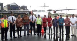 Bandara Tebelian Sintang Diresmikan, Wings Air Mendarat Perdana 