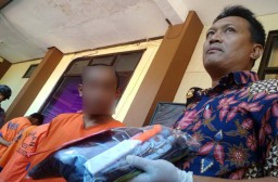 Diancam Pisau, Anak 13 Tahun Disetubuhi Seorang Duda di Kuburan
