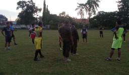 Cegah Covid-19, Pertandingan Sepak Bola di Kota Probolinggo Dibubarkan