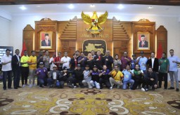 Suporter 8 Tim Peserta Piala Gubernur Jatim 2020 Deklarasi Damai