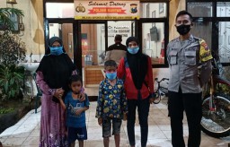 Cerita Haru Pertemuan Ibu dan Anaknya di Manyar, Gresik