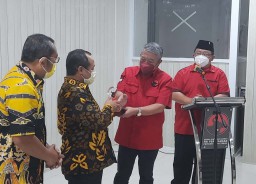 Akankah PDIP dan Golkar Berkoalisi Usung Khofifah di Pilgub Jatim 2024?