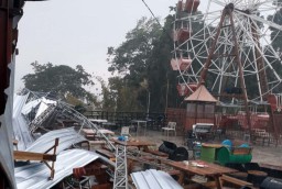 Tempat Wisata Milik Gus Ipul Rusak Parah Diterjang Angin, 1 Orang Luka