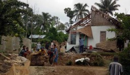 Dua Rumah di Blitar Rusak Parah Tertimpa Pohon Keramat