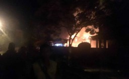Diduga Buntut Jakarta Rusuh, Mapolsek Tambelangan Madura Dibakar