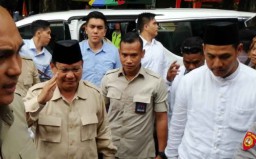 Prabowo Jenguk Ahmad Dhani di Rutan Medaeng