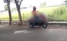Viral Video Pria Onani di Atas Motor