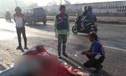 Pensiunan TNI Tewas Tertabrak Truk Gandeng di Mojokerto