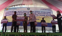 Anggota DPR RI ini Bawa Program Nasional ke 10 Titik di Ponorogo