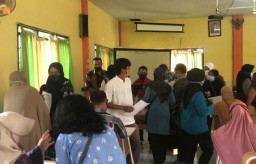 Puluhan Wali Murid Geruduk SMA Negeri 1 Puri Mojokerto