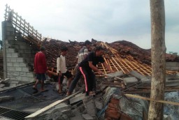 Puting Beliung Terjang 7 Kecamatan di Magetan, Dua Orang Terluka