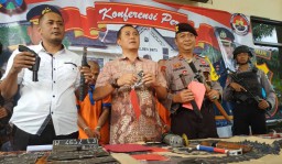 Ancam Korban Pakai Parang dan Pistol, Komplotan Rampok Ditembak