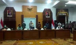Khofifah Keluarkan Pergub Jika Menkes Setuju Penerapan PSBB 3 Daerah